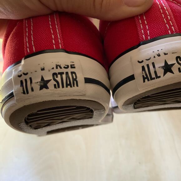 Converse Chuck Taylor All Star Classic Low Top Red Canvas Sneakers For Kids - Picture 5 of 5